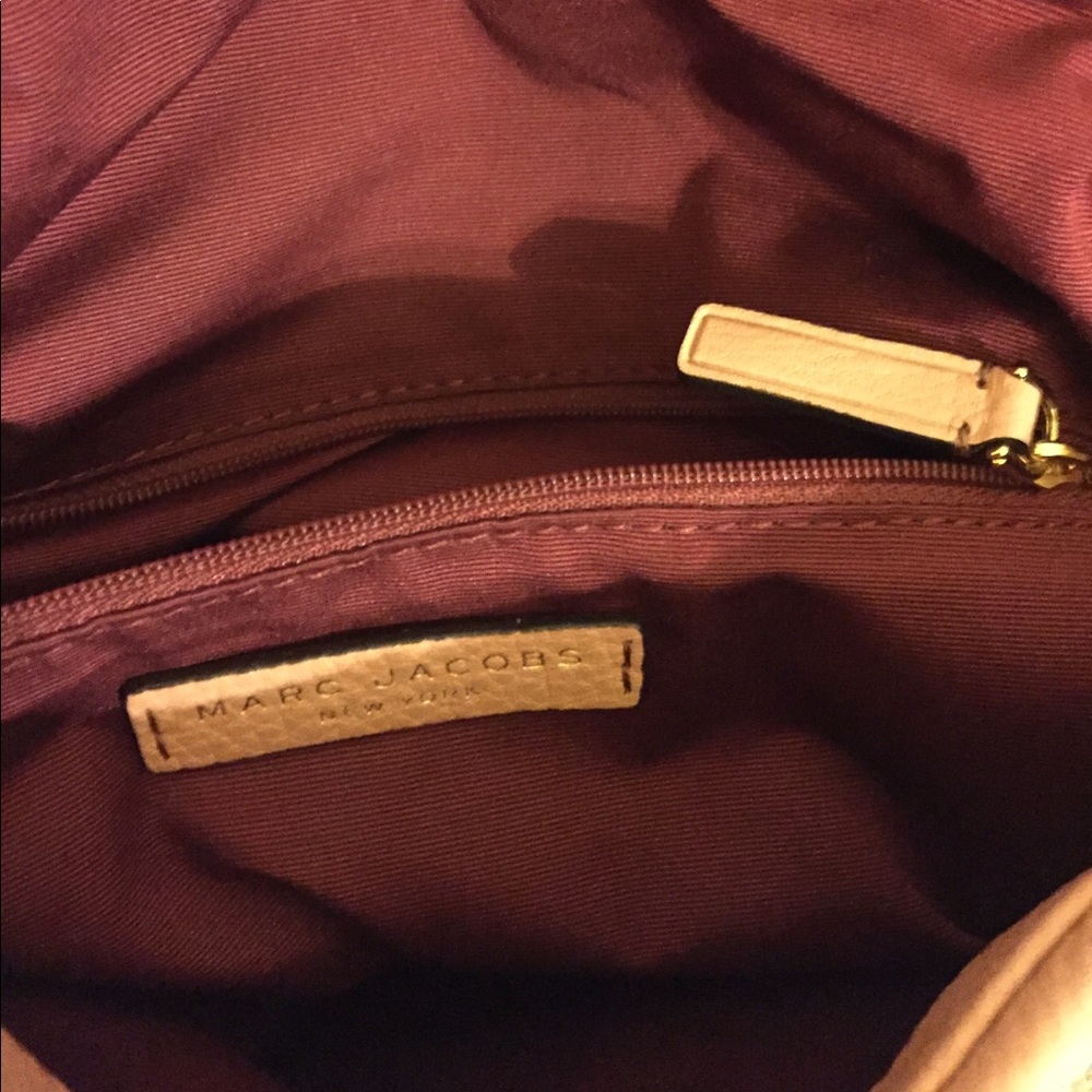 MARC JACOBS large  CLASSIC MESSENGER BAG- EUC - Picture 6 of 9